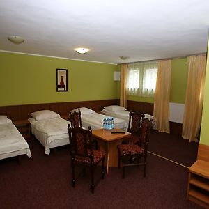 Pokój dla panów typu dormitory