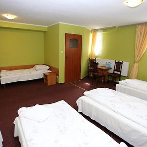 Dormitory Room Mixed